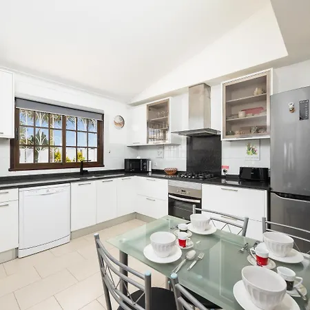 Cristina 15 Вилла *